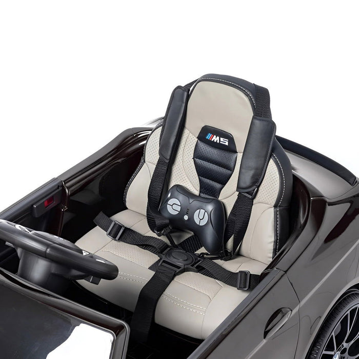 BMW M5 Elektrische Kinderauto 24V + 2.4G RC (zwart) - Trapautodealer